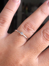 Solitário em Prata 950 com Moissanita, cravaçāo em Ouro18K amarelo