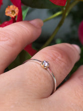 Solitário em Prata 950 com Moissanita, cravaçāo em Ouro18K amarelo