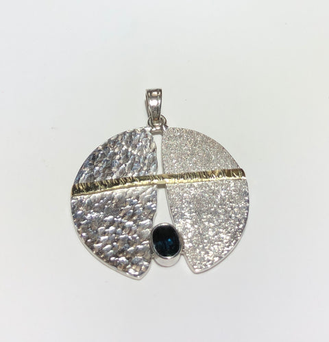 Pingente em prata e ouro. Zafira azul.