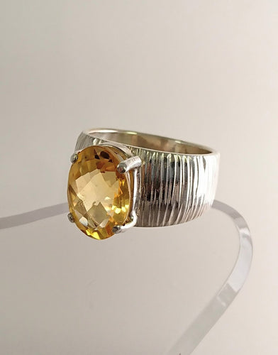 Anel de prata com Pedra Citrino