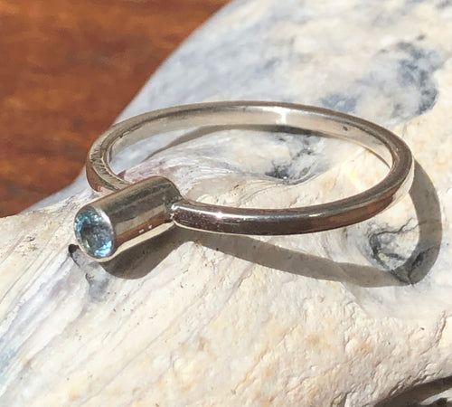 Design tubinho em Prata 950 com Água marinha.