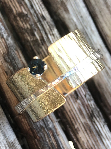 Anel de Ouro18K amarelo com Zafira e detalhes em prata 950