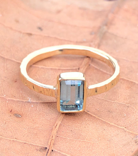 Anel de Ouro18K con Água Marinha