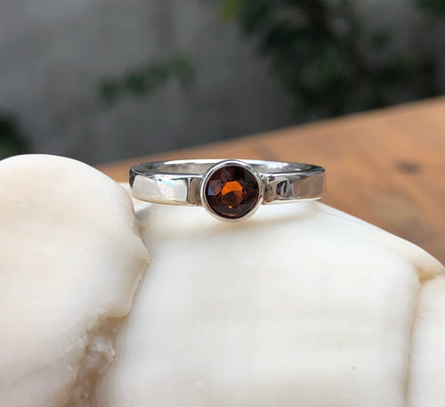 Anel de Prata 950 com Granada