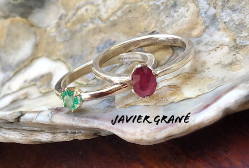 Solitários em Prata, Ouro18K e Gemas.